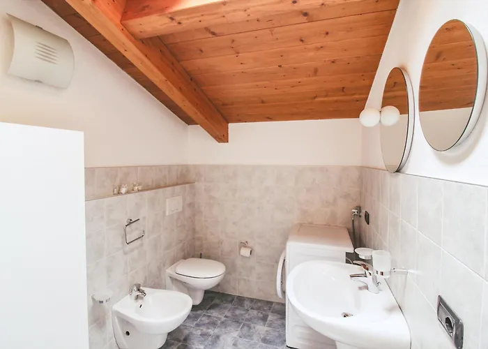 Apartment Al Porto Pianello Del Lario